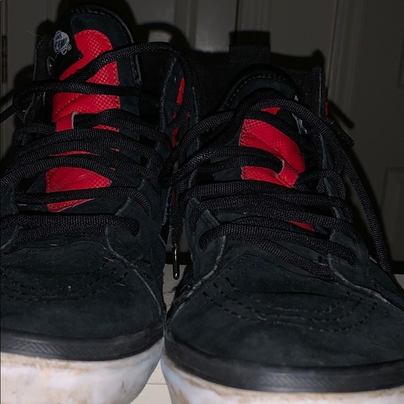 Vans - Picture 5 of 7